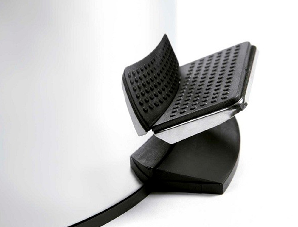 CESTO DE PAPEIS Q-CONNECT COM PEDAL CROMADO 43X29CM CAPACIDADE 20 LITROS