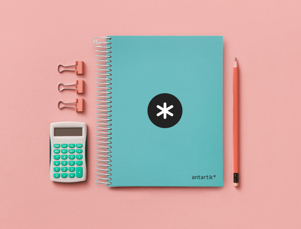CADERNO ESPIRAL DIN A5 ANTARTIK CAPA FORRADA 120 F 100 GR QUADRICULA 5 MM 5 BANDAS DE CORES COR MENTA
