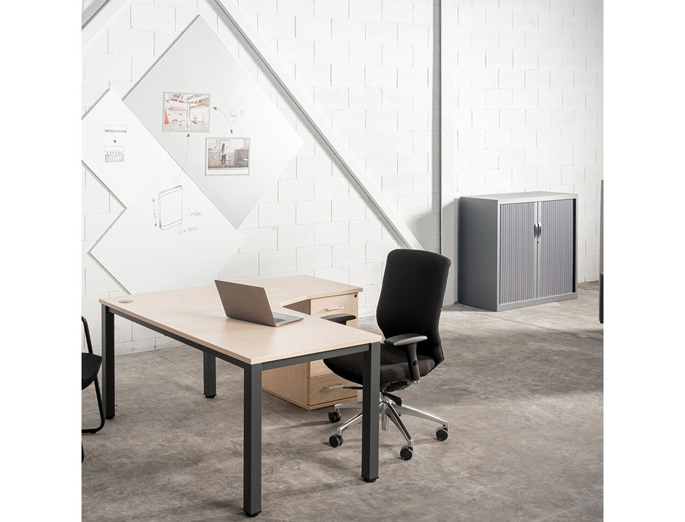 MESA DE ESCRITORIO ROCADA SERIE EXECUTIVE FORMA EM L DIREITA 160X120 CM ACABAMENTO AD01 ALUMINIO/FAIA